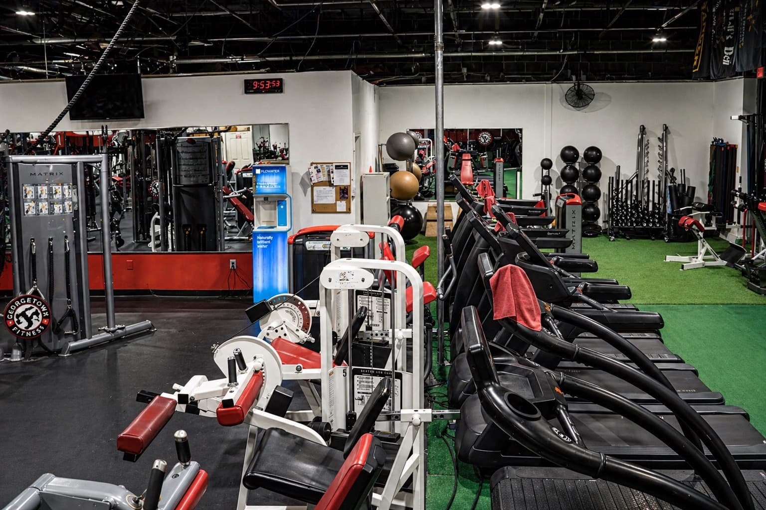 Machine area and training stations at Georgetown Fitness